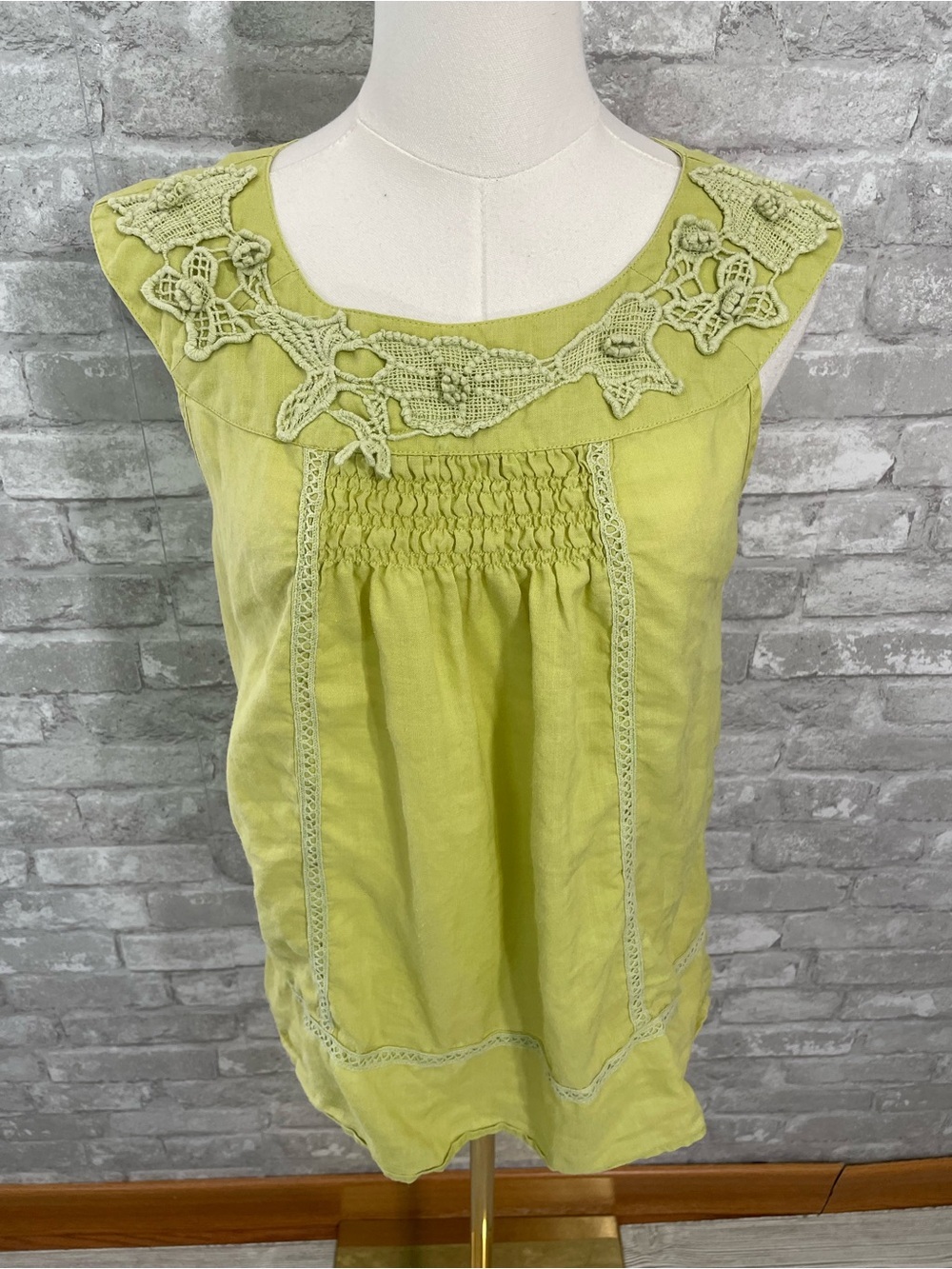 Cynthia Rowley Lime Green Linen Lace-Applique Sleeveless Top